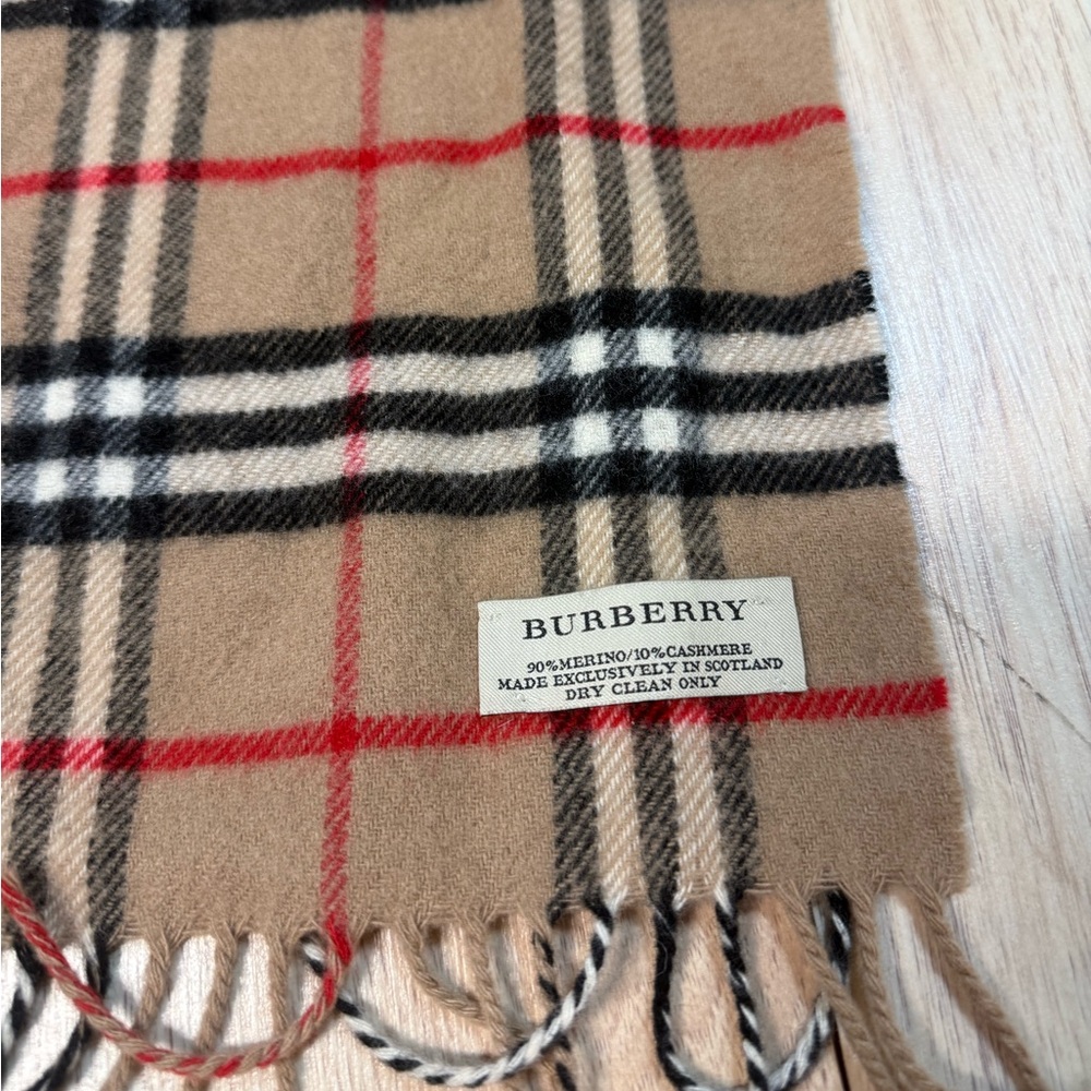 Burberry Classic Check Wool Cashmere Scarf - Picture 2 of 6